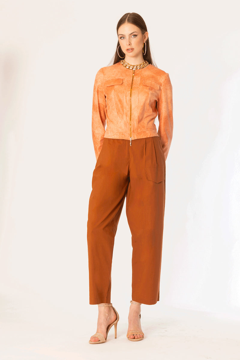 pantalone con cintura e tasconi