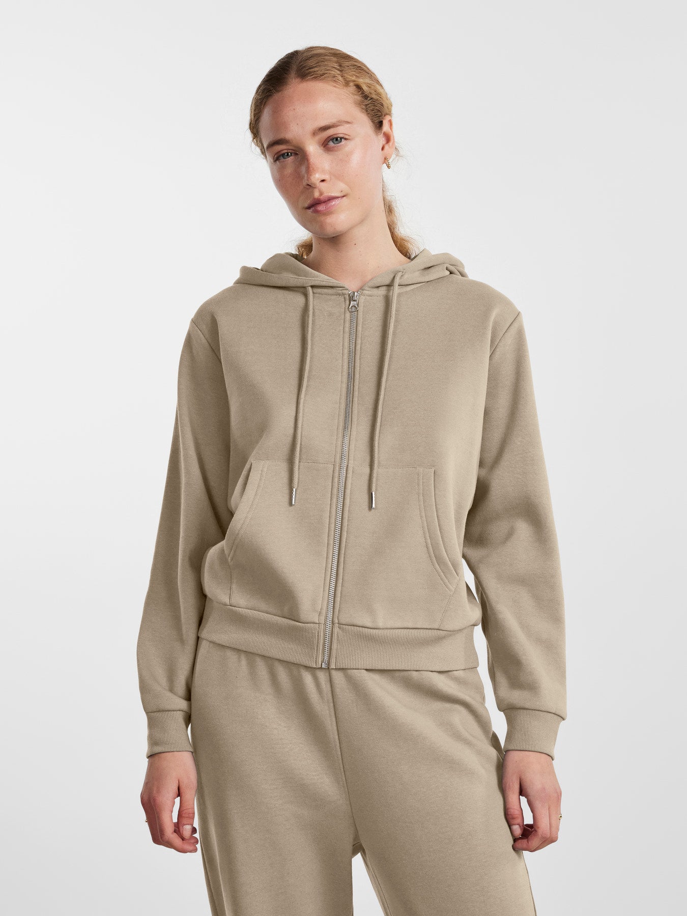 FELPA CON CAPPUCCIO PCCHILLI LS ZIP HOODIE NOOS BC - Glamourabbigliamentodonna