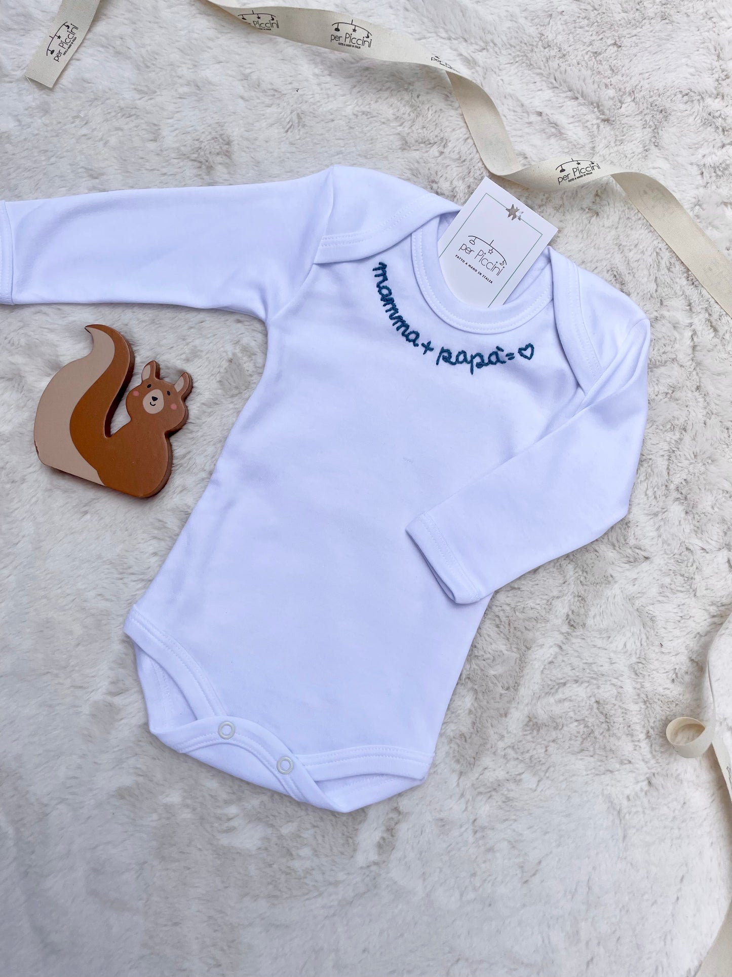 Body con frase ricamata