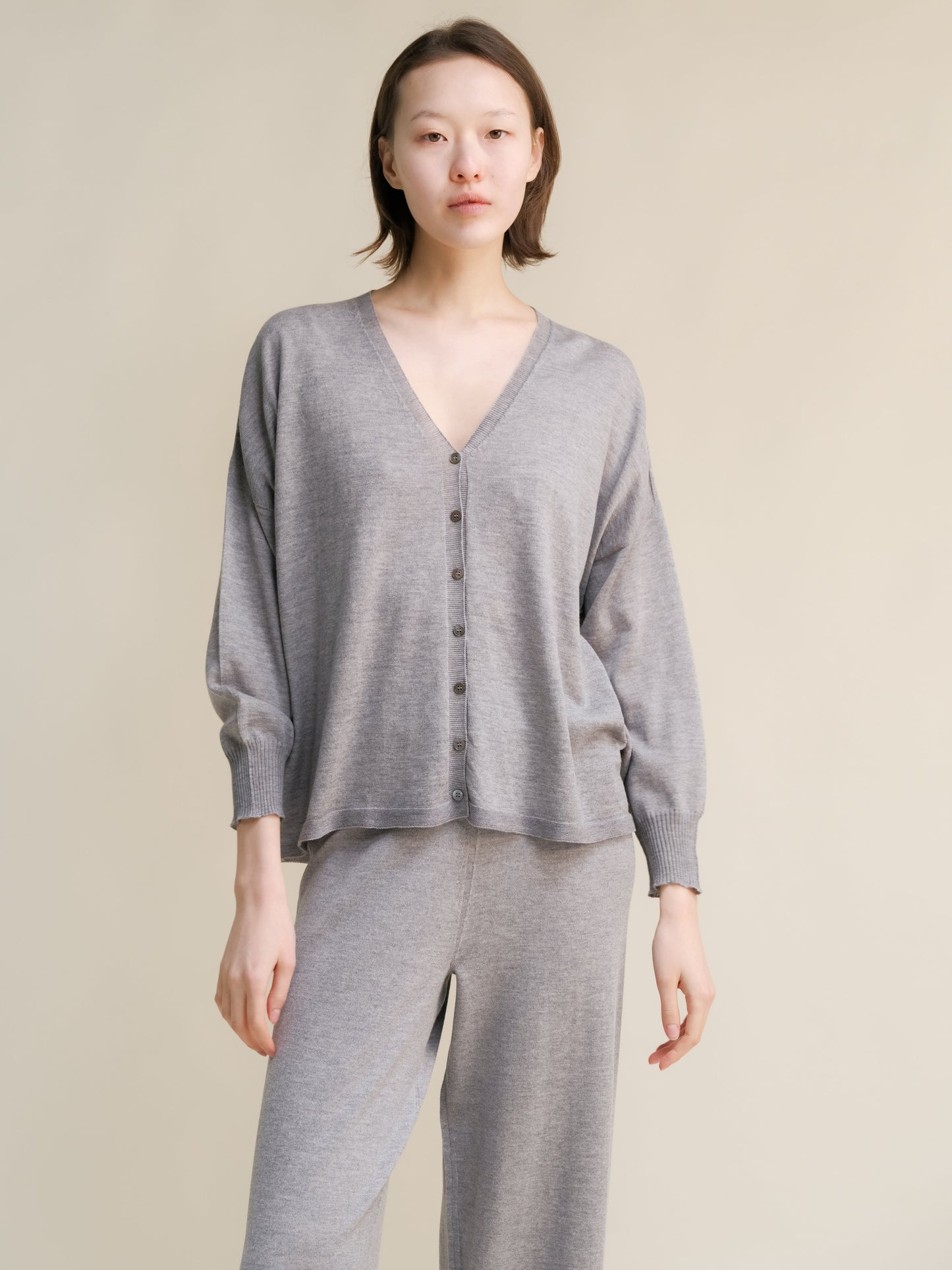 Extra Fine Merino Wool Oversized V-Neck Cardigan (3D-Knit)