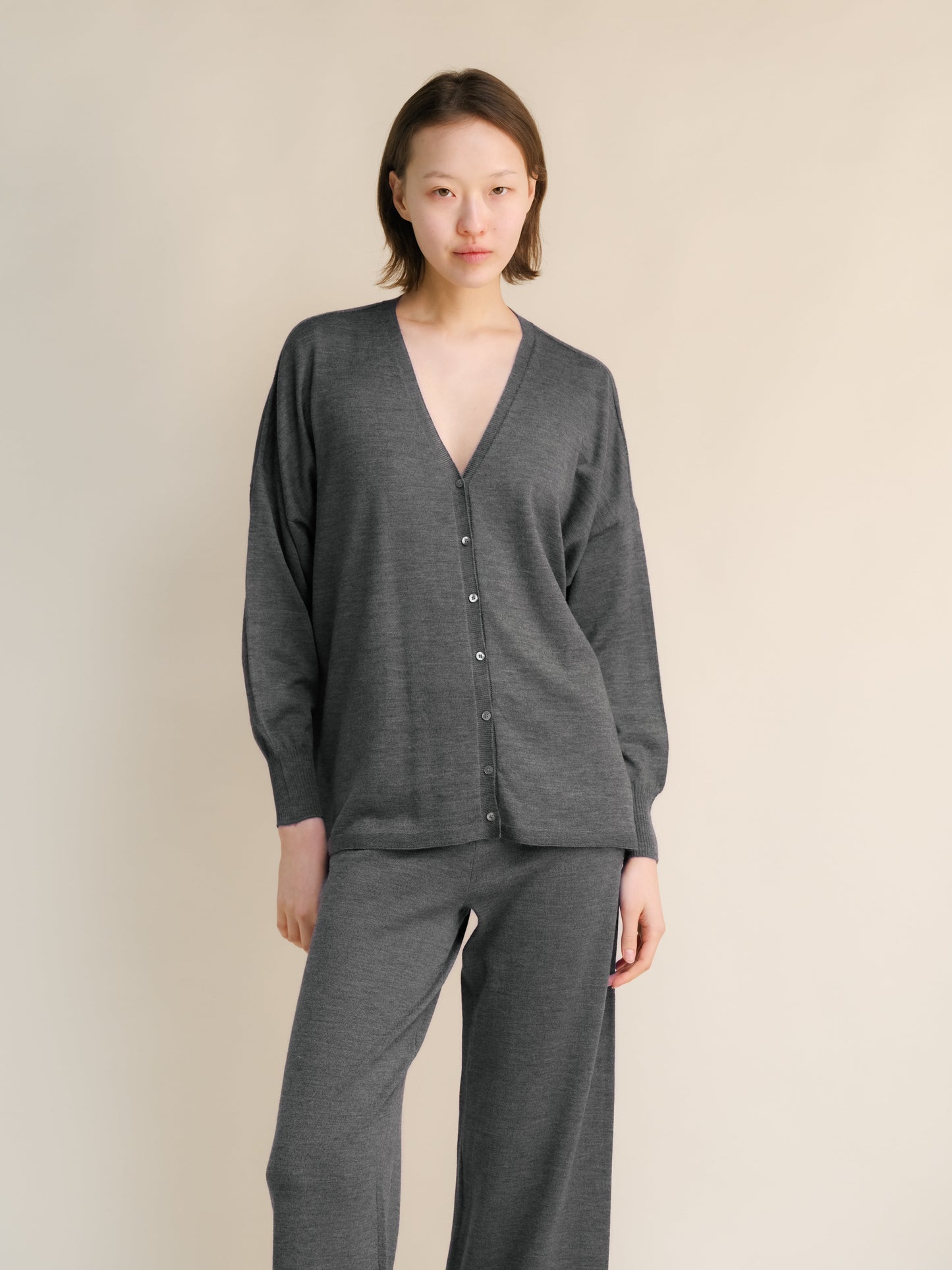 Extra Fine Merino Wool Oversized V-Neck Cardigan (3D-Knit)