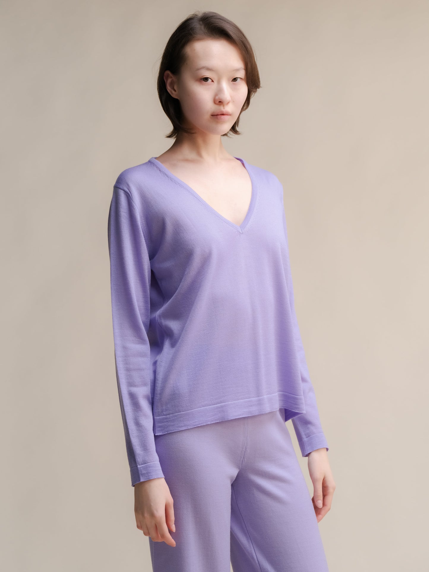 Extra Fine Merino Wool V-Neck Sweater with Straight Sleeve