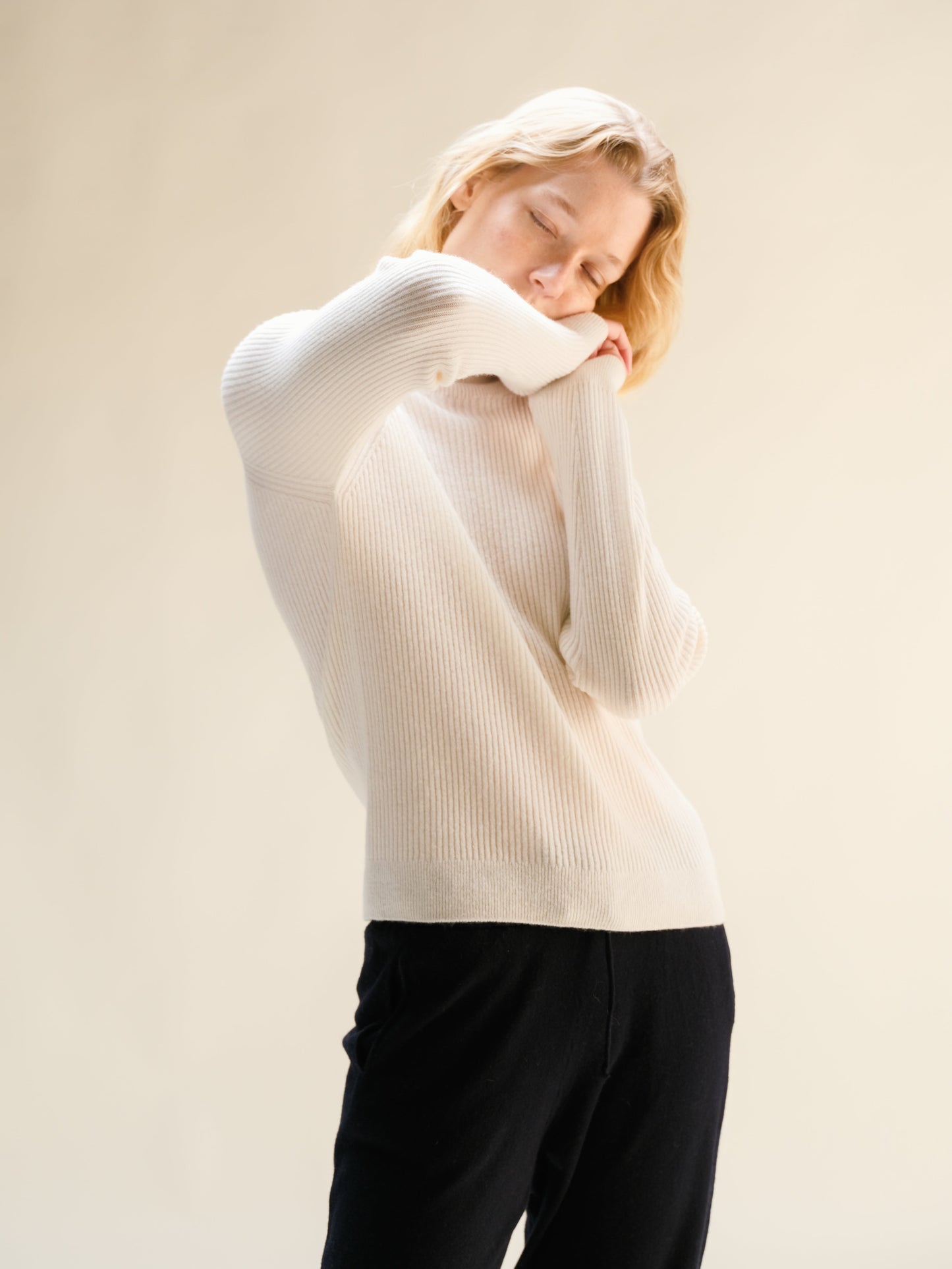 Cashmere Mix Ribbed Mock Neck Sweater (3D-Knit)