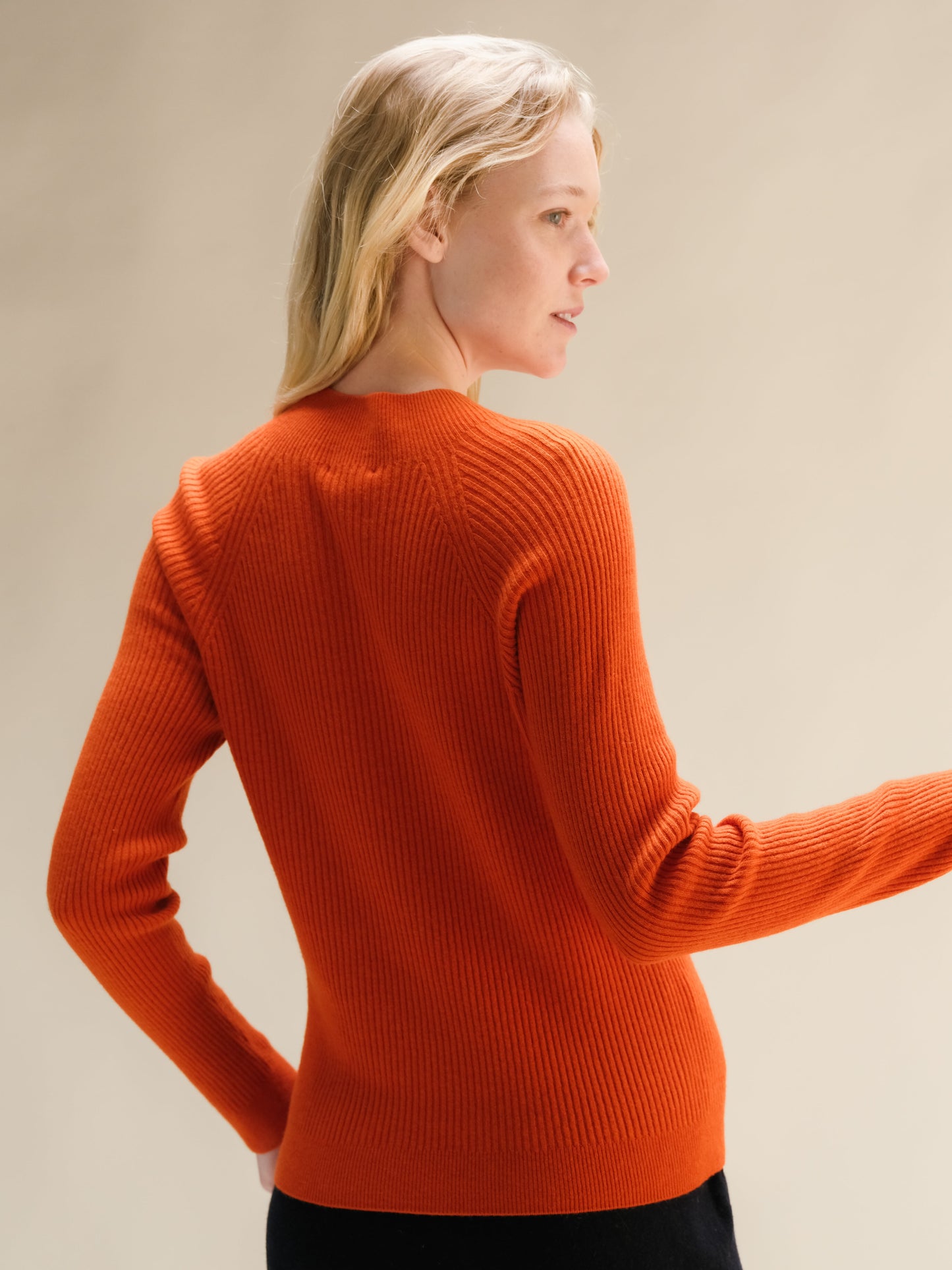 Cashmere Mix Ribbed Mock Neck Sweater (3D-Knit)