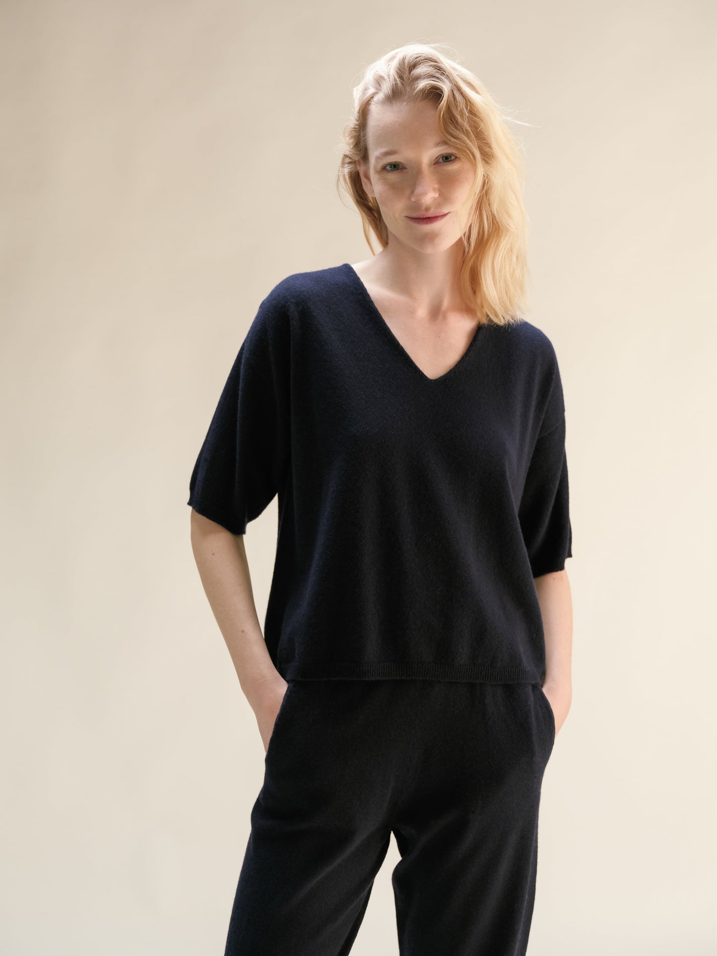Cashmere Mix V-Neck T-Shirt (3D-Knit)