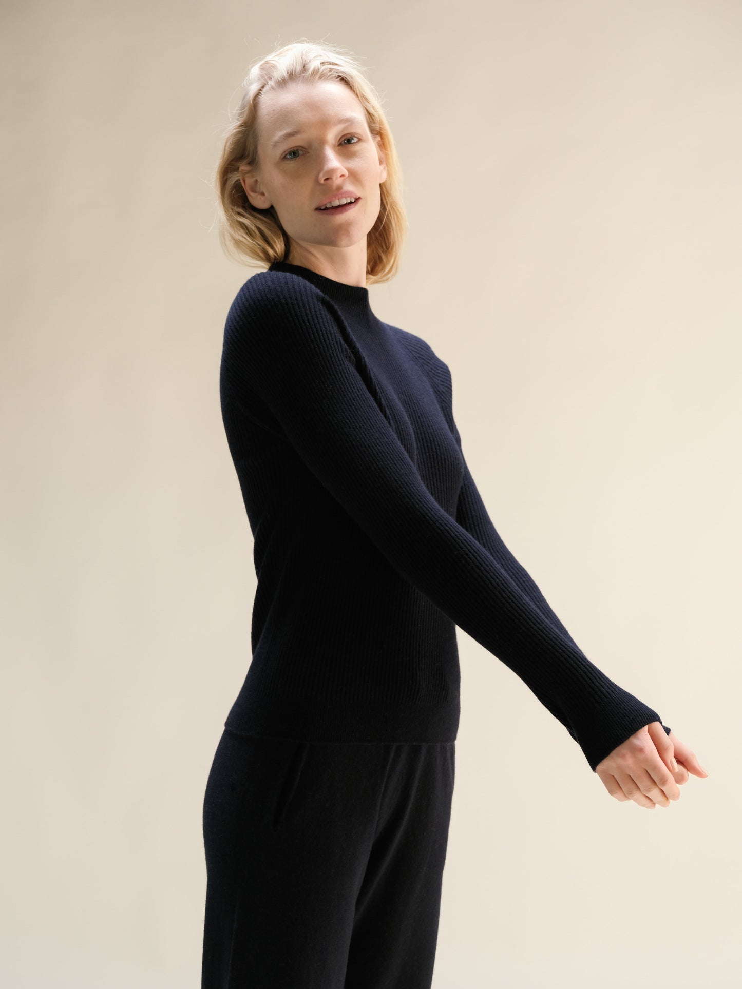 Cashmere Mix Ribbed Mock Neck Sweater (3D-Knit)