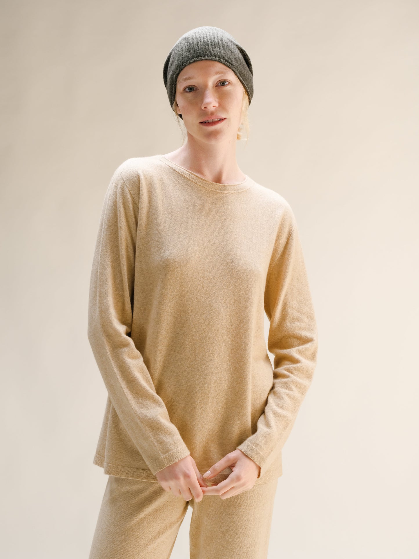 Cashmere Mix Crewneck with Curl Detail(3D-Knit)