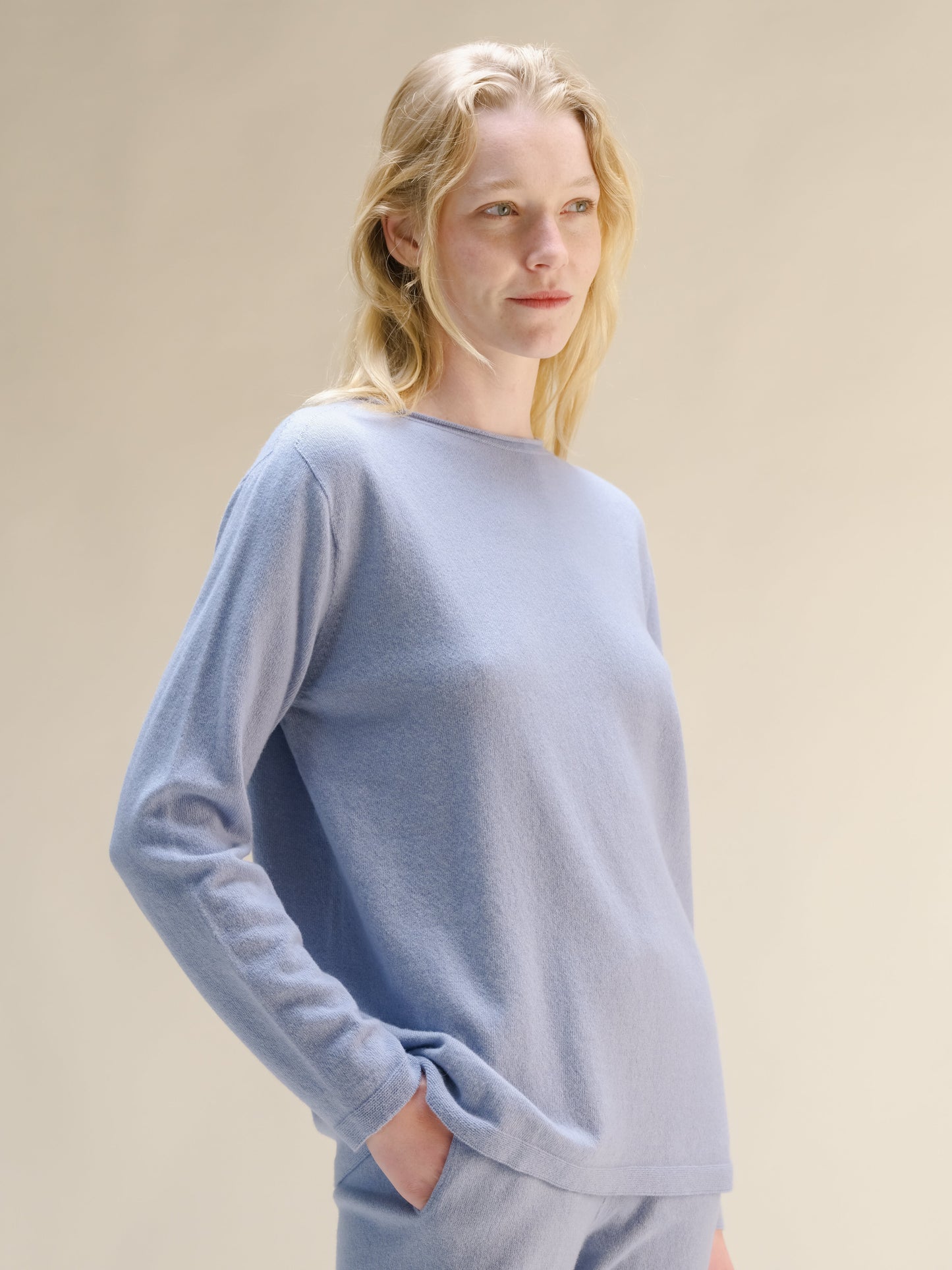 Cashmere Mix Crewneck with Curl Detail(3D-Knit)