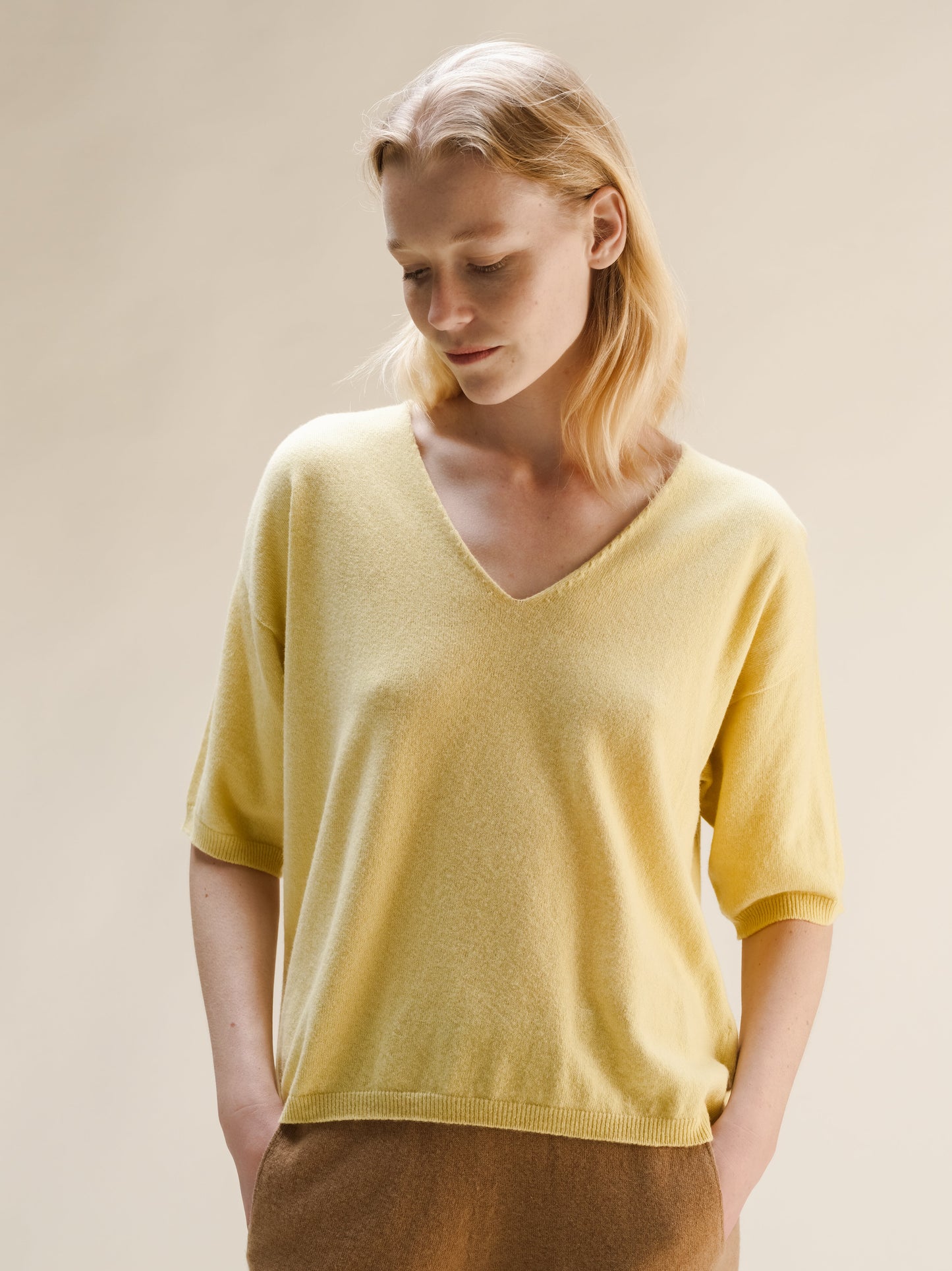 Cashmere Mix V-Neck T-Shirt (3D-Knit)