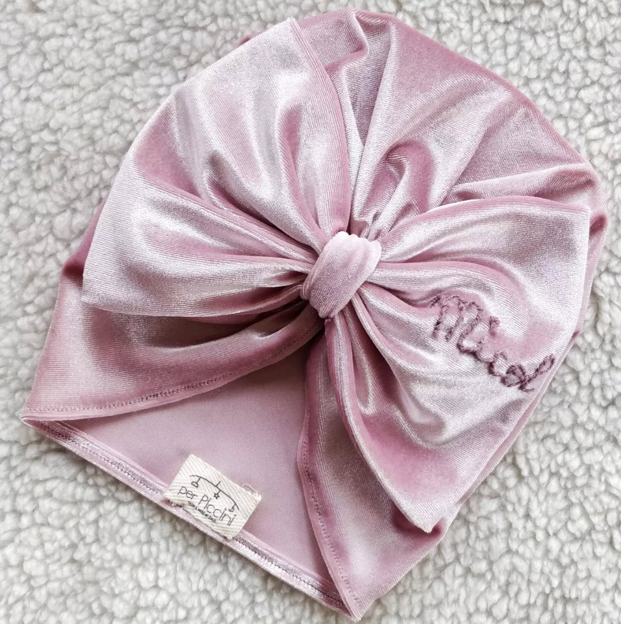 Turbantino in velluto baby con nome ricamato